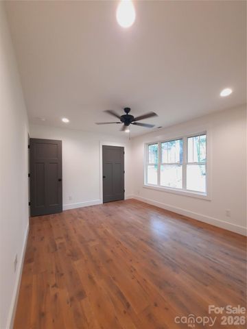 12 Overbrook Place, Asheville, NC 28805