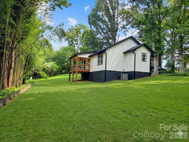 12 Overbrook Place, Asheville, NC 28805