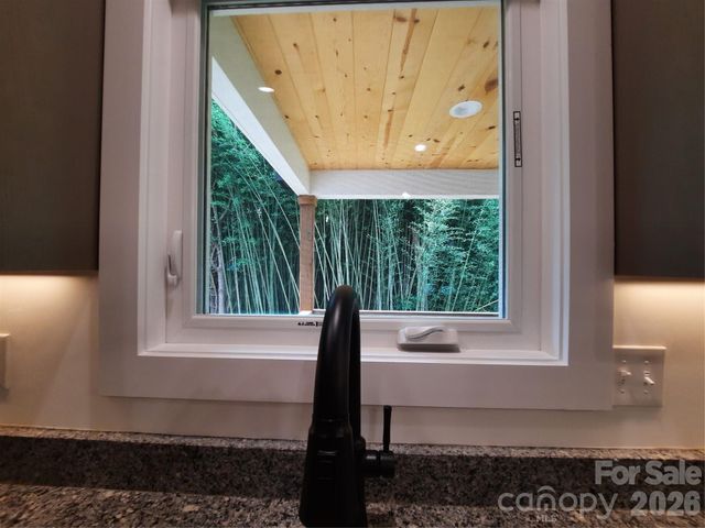 12 Overbrook Place, Asheville, NC 28805