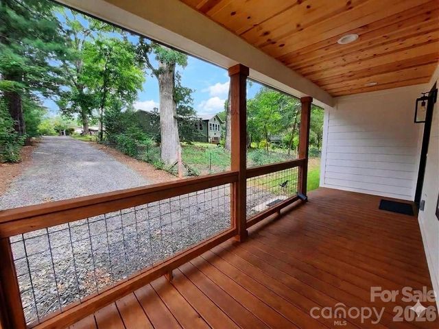 12 Overbrook Place, Asheville, NC 28805