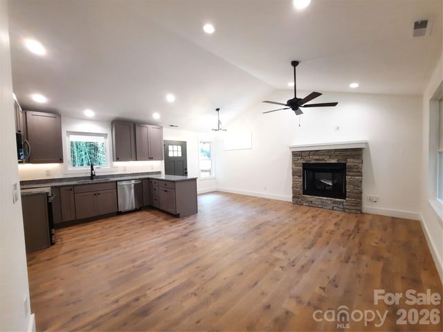 12 Overbrook Place, Asheville, NC 28805
