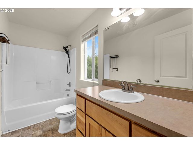 519 Ne 2ND St, Battle Ground, WA 98604