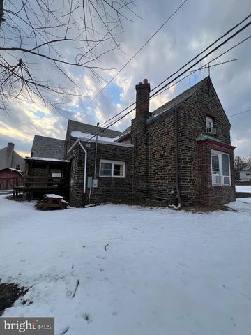 3701 W 9TH ST, Marcus Hook, PA 19061
