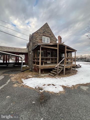 3701 W 9TH ST, Marcus Hook, PA 19061