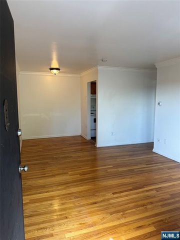 10 Corsa Terrace 6, Ridgewood, NJ 07450