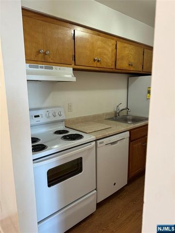 10 Corsa Terrace 6, Ridgewood, NJ 07450