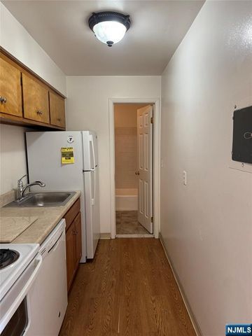 10 Corsa Terrace 6, Ridgewood, NJ 07450