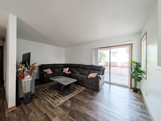 830 12th Avenue W, West Fargo, ND 58078