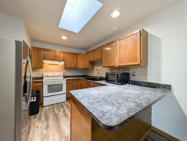 830 12th Avenue W, West Fargo, ND 58078