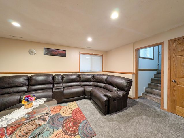 830 12th Avenue W, West Fargo, ND 58078