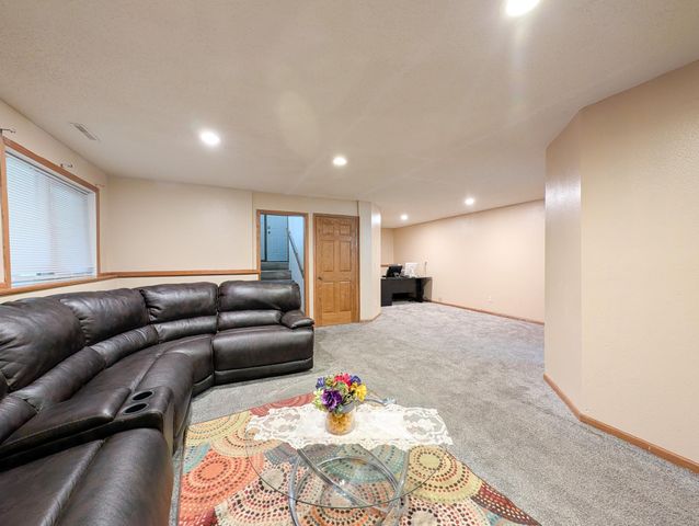 830 12th Avenue W, West Fargo, ND 58078