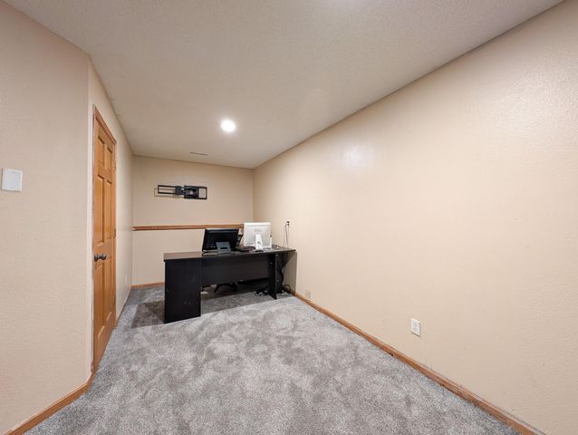 830 12th Avenue W, West Fargo, ND 58078