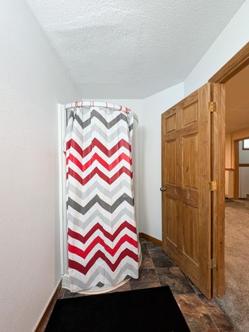 830 12th Avenue W, West Fargo, ND 58078