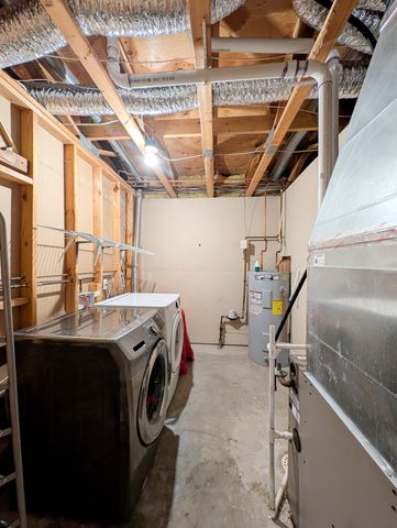 830 12th Avenue W, West Fargo, ND 58078