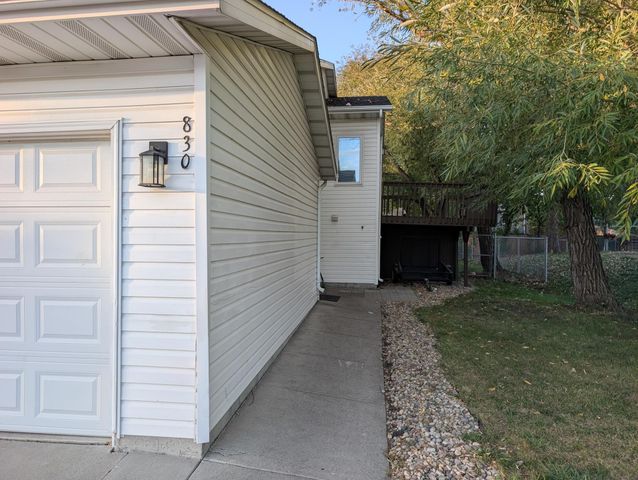 830 12th Avenue W, West Fargo, ND 58078