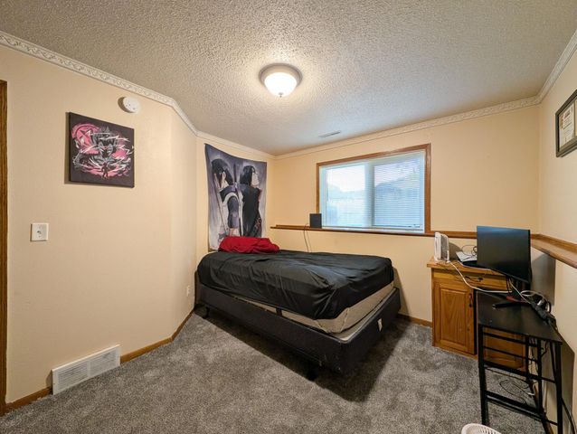 830 12th Avenue W, West Fargo, ND 58078