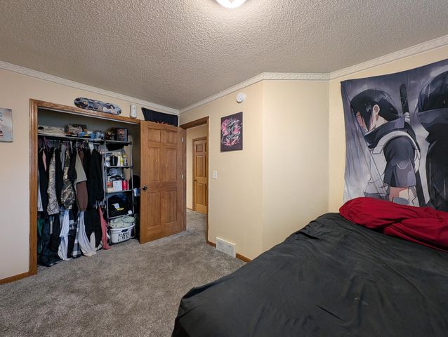 830 12th Avenue W, West Fargo, ND 58078