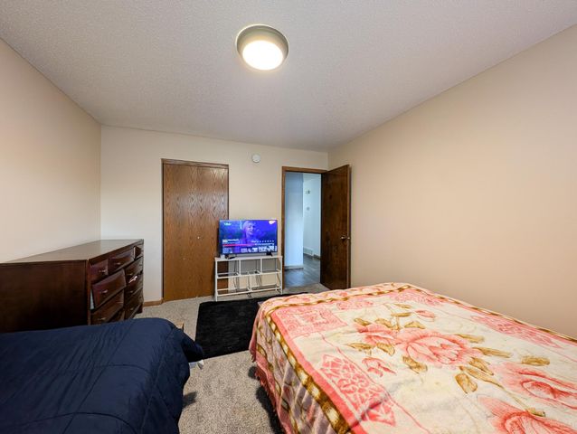 830 12th Avenue W, West Fargo, ND 58078