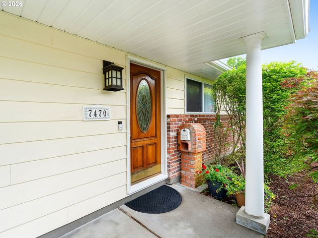 7470 Sw HILLCREST Pl, Beaverton, OR 97008