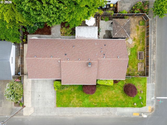 7470 Sw HILLCREST Pl, Beaverton, OR 97008