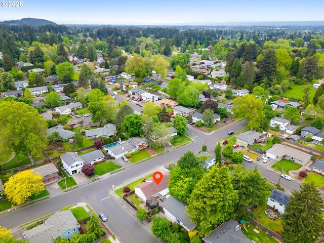 7470 Sw HILLCREST Pl, Beaverton, OR 97008