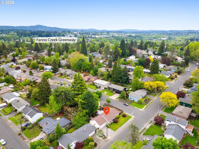 7470 Sw HILLCREST Pl, Beaverton, OR 97008