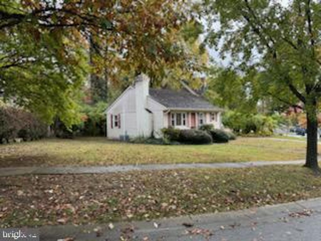 8917 SENECA LN, Bethesda, MD 20817