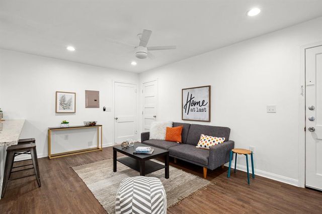 301 E 33rd ST 4, Austin, TX 78705