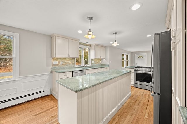 90 Guildford Rd, Barnstable, MA 02632