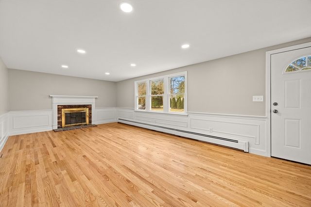 90 Guildford Rd, Barnstable, MA 02632