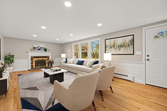 90 Guildford Rd, Barnstable, MA 02632