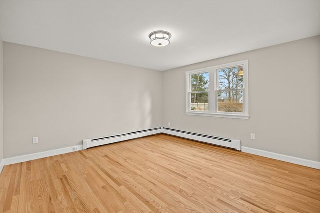 90 Guildford Rd, Barnstable, MA 02632