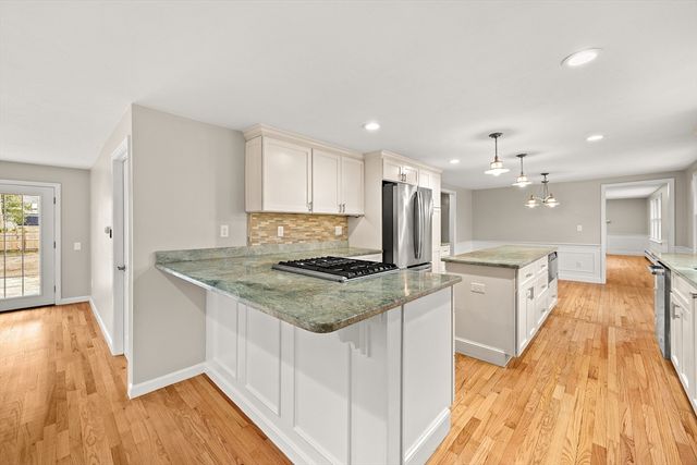 90 Guildford Rd, Barnstable, MA 02632