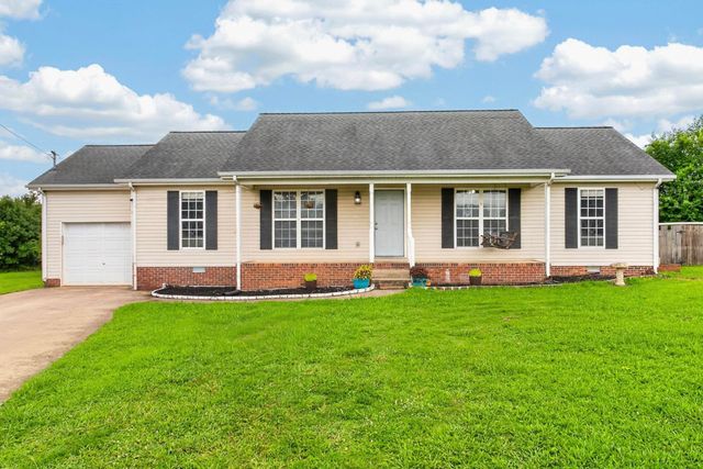 110 W McCoury Ln, Murfreesboro, TN 37130
