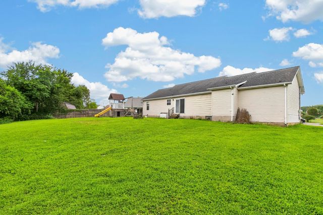 110 W McCoury Ln, Murfreesboro, TN 37130