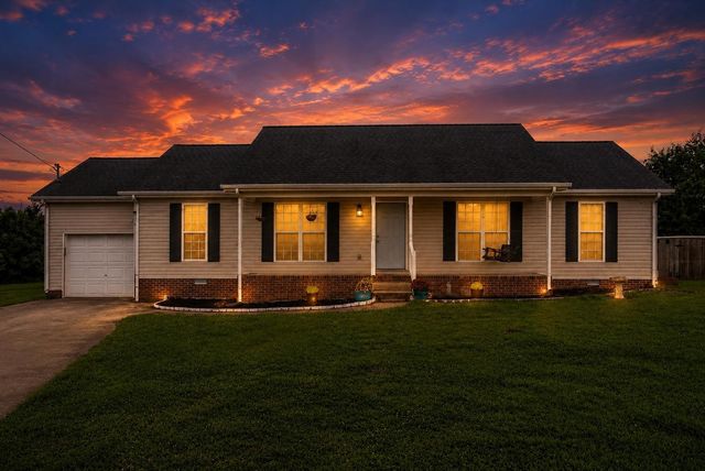 110 W McCoury Ln, Murfreesboro, TN 37130
