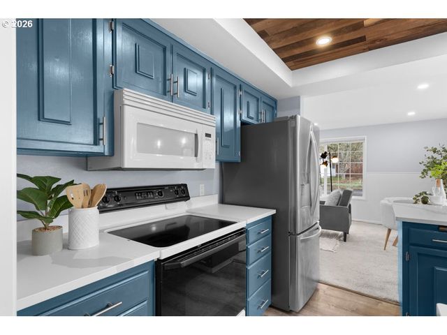 12170 Sw SPRING Ct, Portland, OR 97225