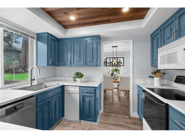 12170 Sw SPRING Ct, Portland, OR 97225