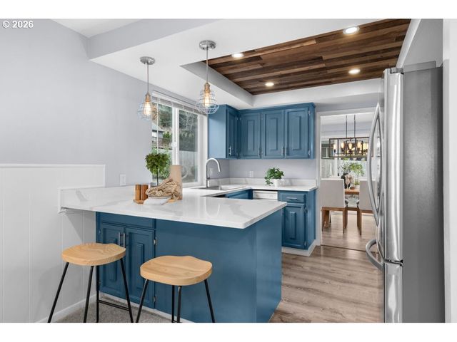 12170 Sw SPRING Ct, Portland, OR 97225