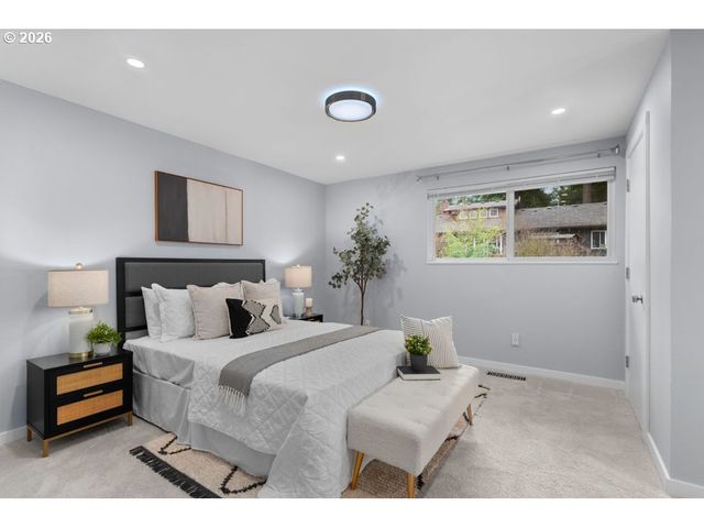 12170 Sw SPRING Ct, Portland, OR 97225