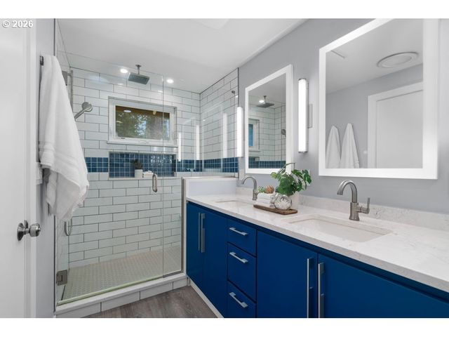 12170 Sw SPRING Ct, Portland, OR 97225