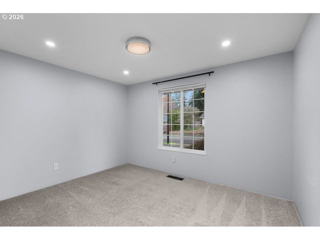 12170 Sw SPRING Ct, Portland, OR 97225