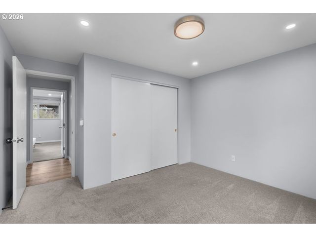 12170 Sw SPRING Ct, Portland, OR 97225