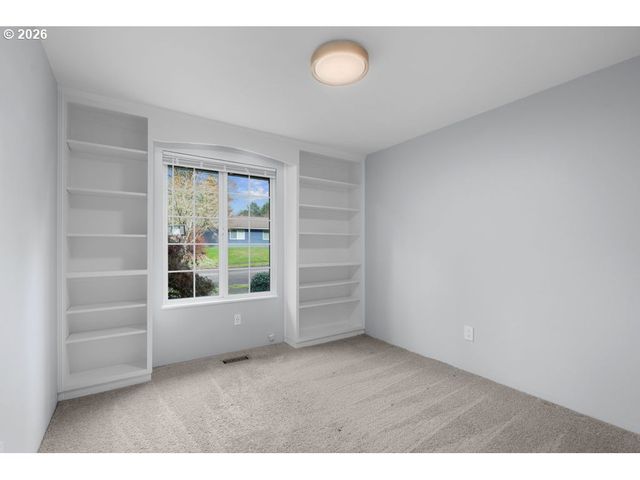 12170 Sw SPRING Ct, Portland, OR 97225