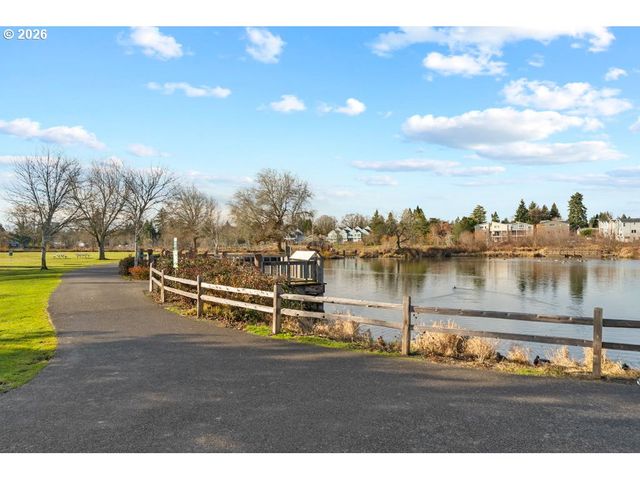 12170 Sw SPRING Ct, Portland, OR 97225