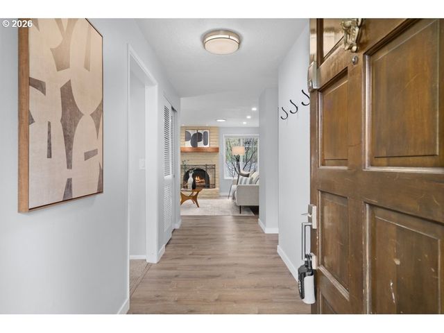 12170 Sw SPRING Ct, Portland, OR 97225