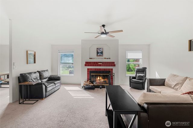 300 E Sunset Ridge Road, Union, WA 98592