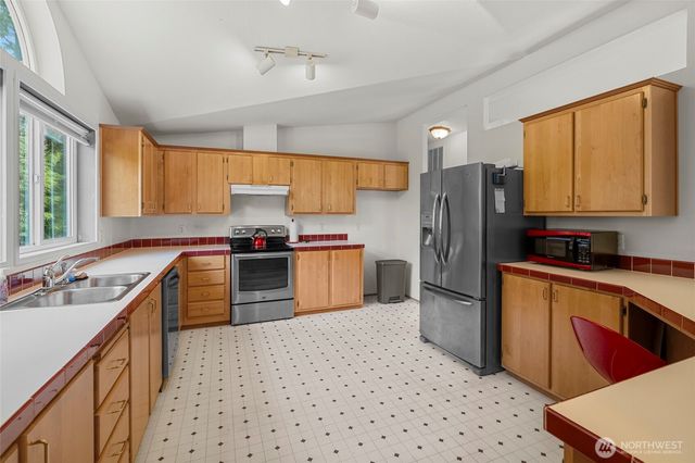300 E Sunset Ridge Road, Union, WA 98592