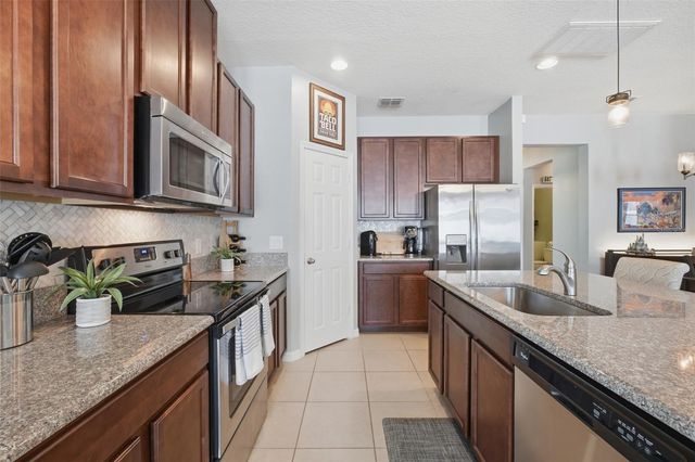 8170 BLUEJACK OAK DRIVE, Winter Garden, FL 34787