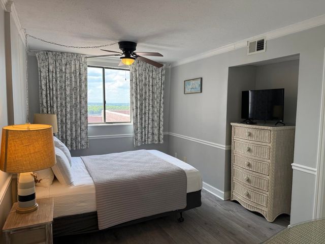 2406 N Ocean Blvd. PH 4, Myrtle Beach, SC 29577